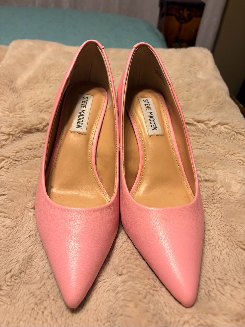 Steve Madden Pink Leather Pointed-Toe Pumps